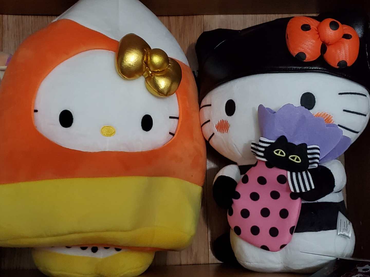 kidrobot-hello-kitty-halloween-plushies-review-part-1-hkg-collection